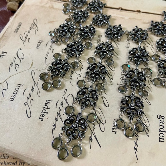 Vintage Goldette silver tone & smoke grey crystal waterfall statement necklace - Picture 8 of 11